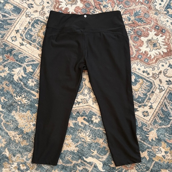 Avia Large Black Textured Cropped Leggings - Picture 4 of 5